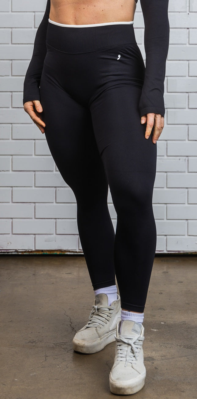 CURVE SCULPT LEGGING