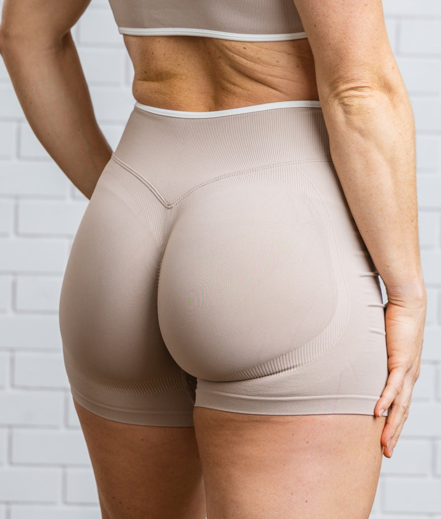 CURVE SCULPT SHORTS